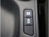VSC(Vehicle Stability Control)付です。 横滑りを防止する装置です。 万が一の時に作動する、安全のための装置です。