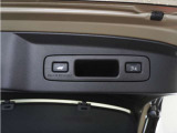◆予約クローズ機能付きパワーテールゲート◆キーや運転席のボタン、ハンズフリー機能など多彩なアクセスで自動開閉できます。