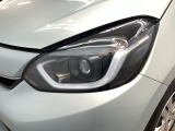 ヘッドライトで、個性も光る 、長く乗っていたい車です。