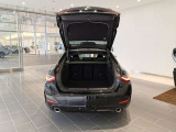 BMWプレミアムセレクション前橋では、高年式低走行モデルからMモデル、年式が経ちなかなかディーラーでは見かけないモデルまで幅広いラインナップで認定中古車を取り扱っております。品質に自信があります。