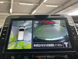 後退時の安全をサポートするバックモニターです。後方の状況を把握しやすく、スムーズな後退を支援します。駐車の際にも安心です。