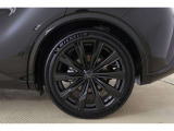 純正21AW!タイヤサイズは235/45R21になります!