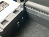 アームレスト内には、USB端子&HDMI端子装備