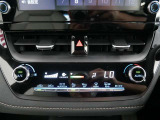 「オートエアコン」が付いています。1年中快適な室内を提供!車内温度を設定すると、風量を自動で調節してくれます。