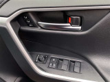 運転席シートポジションメモリースイッチ