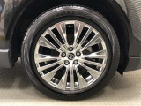 Z&ldquo;Leather Package&rdquo;専用19インチ純正アルミホイール(225/55R19)装着です。