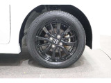 純正のアルミホイールが足元を飾ります!タイヤサイズは155/65R14になります。