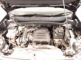 1.0L TSIエンジン搭載!DSGトランスミションとの組み合わせで、爽快な走りを思いのままに楽しめます。