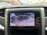 【バックカメラ】運転席から画面上で安全確認ができます。駐車が苦手な方にもオススメな便利機能です。