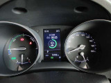 運転に役立つ情報を分かりやすく表示するマルチインフォメーションディスプレイを中央に配したとても見やすいメーター☆