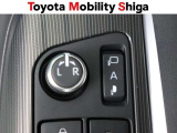 駐車時に便利なスマ-トキ-連動オ-ト格納式ドアミラーを装備しています。施錠すると自動的にドアミラーを格納する便利な機能です!