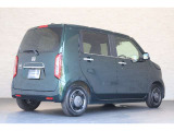 このお車はホンダ純正光脱臭・抗菌加工を納車前に致します。光触媒消臭は光触媒と銀イオンにより消臭とウイルス除菌や抗菌効果のダブル効果で車内を快適に保ちます。