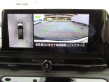 全周囲カメラ(アラウンドビューモニター)でまっすぐ車庫入れが出来ているか確認できます!