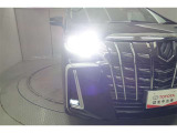 話題のLEDヘッドランプが採用されております! 省電力で長寿命、しかもとても明るく熱くなりにくい性質を持ったライトになります。虫も寄ってきにくい性質も持っております。