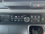 オートエアコン、シートヒーター付きでいつでも車内快適☆