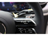 運転支援機能などを、ステアリングから手を離さず操作できます。