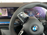 ドライビングアシストプロフェッショナル搭載。高速道路渋滞時ハンズオフ、アクティブクルーズコントロール等、BMWで搭載される運転支援が全て装備されております。