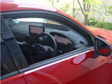 内装はシンプルに使い勝手を考え作られています。お車を運転する感覚をダイレクトに体感して頂けます。室内も広くロングドライブにも快適にお過ごしいただけます。