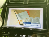 停車時にテレビ視聴を楽しめる機能。移動時間を有効活用し、家族みんなで楽しむことができます。安全のため、運転中の視聴はご遠慮ください。
