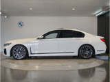 【BMWの伝統】時代を超える美しさ。磨き抜かれたエアロダイナミクスが瞳を奪う。一目で伝わるスポーティーなプロポーションは、BMWの走行性能を生み出すのに欠かせない要因の一つです。