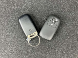 【スマートエントリーシステム】キーをポケットやバッグから取り出さなくてもドアの開閉やエンジンスタートができるすぐれものです。車の乗り降りも「スマート」に決めましょう♪