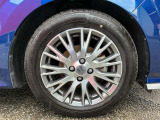 純正アルミホイールで、愛車をもっとカッコよく自動車メーカーが直接扱う純正アルミホイール。車種にマッチしたデザインで、愛車の個性を際立たせます。安全性や耐久性にも優れ、安心して使用できます。