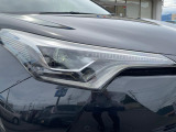 【シーケンシャルターンランプ付きLEDヘッドライト】人気の『流れるウィンカー』付きのLEDヘッドライトを装備♪高級感はもちろん、点灯時は存在感たっぷりで他車からも認識されやすく安心です。