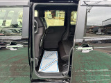 大きくドアが開くので乗り降りもスムーズに行えますよ♪