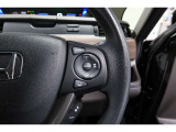 Hondaセンシングの機能のひとつ、アダプティブクルーズコントロール付!アクセルから足を離しても設定したスピードと前車との車間を保ち走行してくれます!車線維持もアシスト☆高速道路で疲労軽減ですね☆