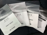 メンテナンスノート、取扱説明書ですね。 車の情報が凝縮されています。 車の整備記録が記載されている大事な物ですよ。