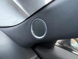 BOSE社との共同開発により室内空間に音響チューニングを施し、クリアで臨場感のあるダイナミックサウンドをお楽しみいただけます。