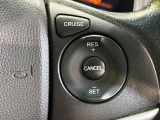 【Hondaスマートキー】カバンやポケットに入れたままでもドアの施錠・解錠が可能なスマートキーを装備。エンジンのオン・オフ時もカギを取り出す必要が無いからとっても便利です♪