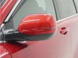 ◆ドアミラーウインカー◆ドアミラーにウインカーを装備しています。対向車に自身の進行方向を合図し安全に運転できます。