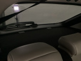 トノカバー付き。荷室のプライバシーを守ってくれます。見た目もスッキリ、防犯性も高まります。