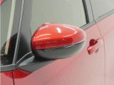 ◆ドアミラーウインカー◆ドアミラーにウインカーを装備しています。対向車に自身の進行方向を合図し安全に運転できます。