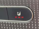 ●フロントシートヒーティング:運転席・助手席共に三段階で調節が可能なシートヒーターを装備しております。季節を問わず快適にご使用いただけます。