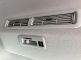 プラズマクラスター搭載のリアシーリングファンで前席のエアコンの風を後席にも送り車内全体の冷暖房効果を早めます。