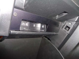 今や必須装備となった、高速道路の料金所をキャッシュレスでスムースに通過できるETCが装着済みです。