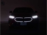 【キドニーグリル】BMWは約90年もの間、ほぼ全ての車両にひと目でBMWだと分かるこの特徴的なフロントグリルが備えられ、デザイン・アイコンとして親しまれてきました。