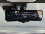 ◆スマートルームミラー◆乗員・ヘッドレスト・積載物などでさえぎられがちなルームミラーの後方視界をクリアに保ちます!車内の状況に関わらず、車両後方にあるカメラの映像をルームミラーに映し出します!