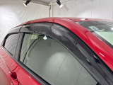 ★ドアバイザー★雨天時に窓を開けても濡れにくく車内に雨が入り込むのを防ぎながら換気ができます(^^♪