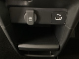 ソケット類も充実☆対応のケーブルがあれば車内でスマホなどの充電が可能です☆