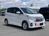●仕入れ段階で徹底したチェックを行い、厳しい審査にパスした車だけを展示・販売しています。弊社ではこれをプロチェックと呼び、数十の独自チェック項目に基づき、車の状態を調べ上げています。