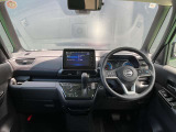 フロントガラスが大きいので、広い視界でとても運転しやすいお車です(*'&omega;'*)