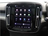 Google搭載のボルボなら、車内にいながら多彩なデジタルライフをお楽しみいただけます。Google Playから必要なアプリをダウンロードして、有意義な移動時間を楽しみましょう。