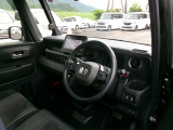 機能的な運転席は運転の妨げにならずストレスを感じさせません。