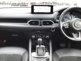 現在のMAZDA車はインパネ配置が視線の動きが少なくなるように設計レイアウトされています☆ひとつひとつの部品からMAZDAの安全に対するこだわりを感じる事が出来ます☆