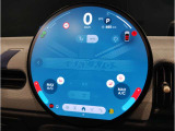 トグルスイッチを使うことにより、コクピット感を演出しております。メーターパネルも無駄な情報がなく、クラシック感のある見やすいメーターパネルで御座います。