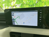 鮮明な地図表示で、目的地までのルートを分かりやすく確認できます。スムーズなナビゲーションで快適なドライブを。