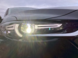 アダプティブ・LED・ヘッドライト(ALH)搭載!夜間走行時に先行車や対向車の状況をクルマが判断。ヘッドランプの照射範囲や明るさを自動的に変化させます!